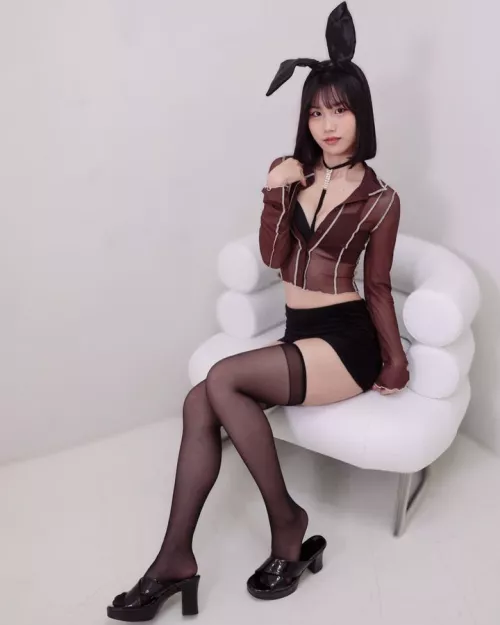Bunny girl