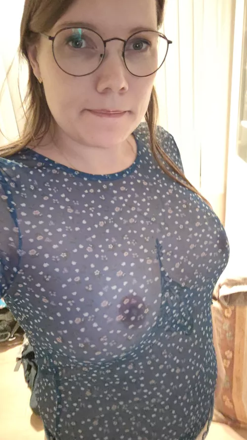 Can I walk around like this 😏