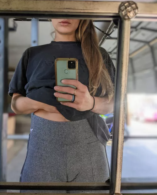 Come find me in the gym- I'll be wearing these tight, lip gripping yoga pants