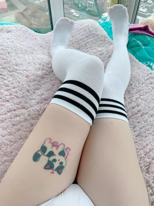 Do you want to touch my juicy legs?