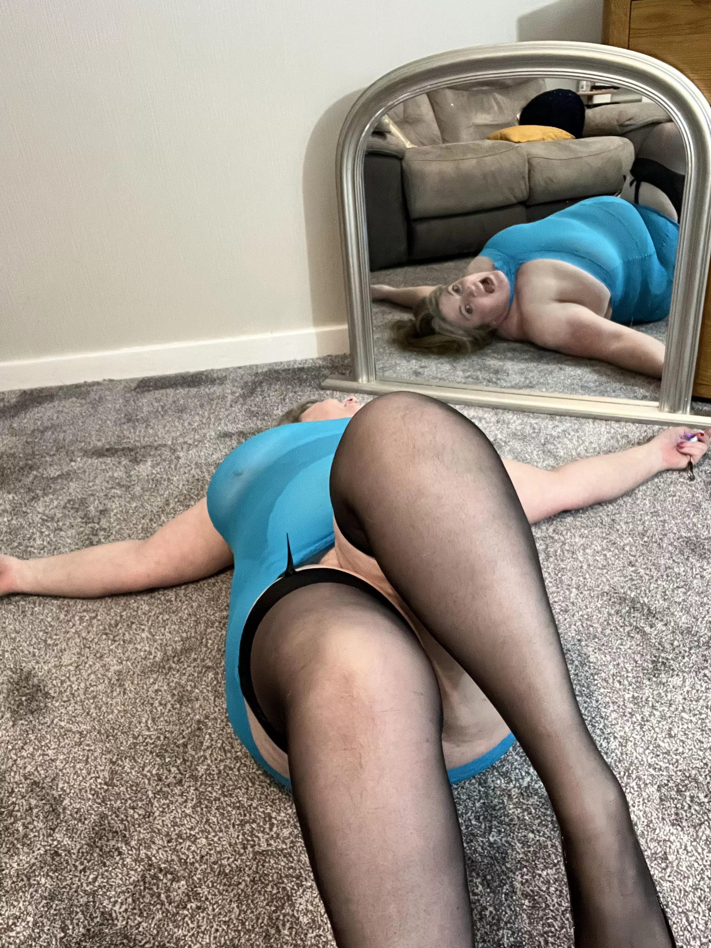 Even the mirror enjoys the view! Xxx