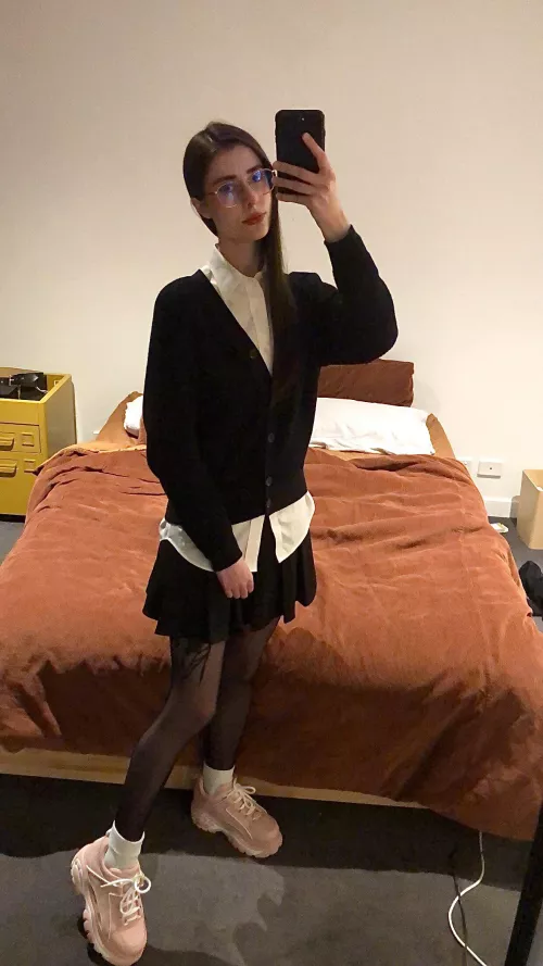 [f] Hope ya like goofy emo girls!! 😎