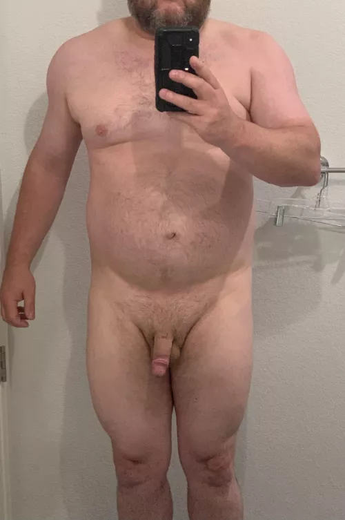 Fixing to get in shower. Anyone care to join and get my cock hard? (43,5-10,215 lbs)