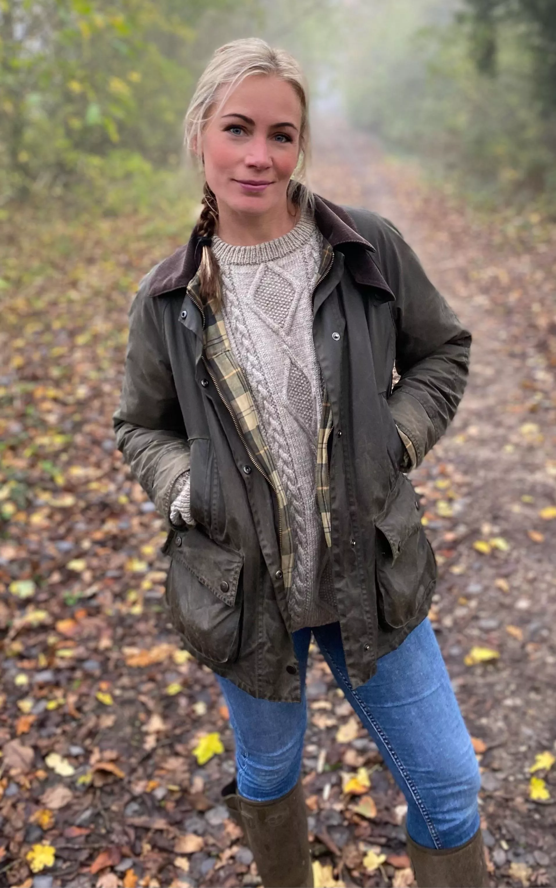 Getting old, no nudity, but maybe I’m still worth a poke or two? (39F)