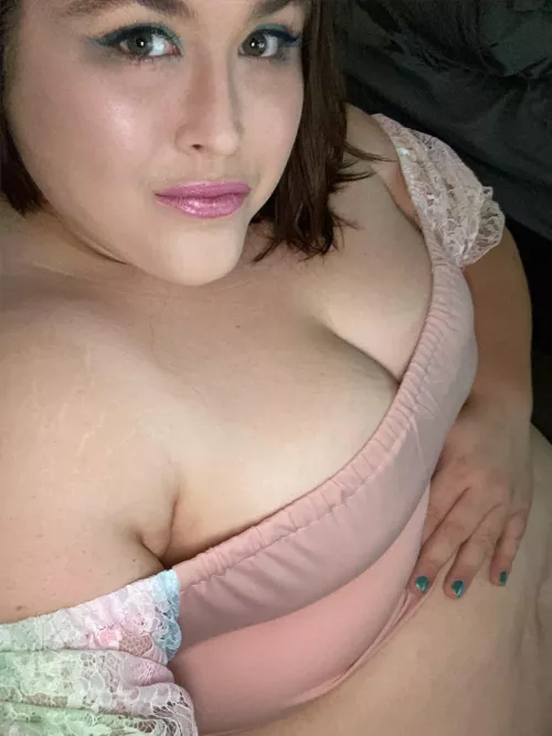 Growing out of my clothes for you 🍭😉