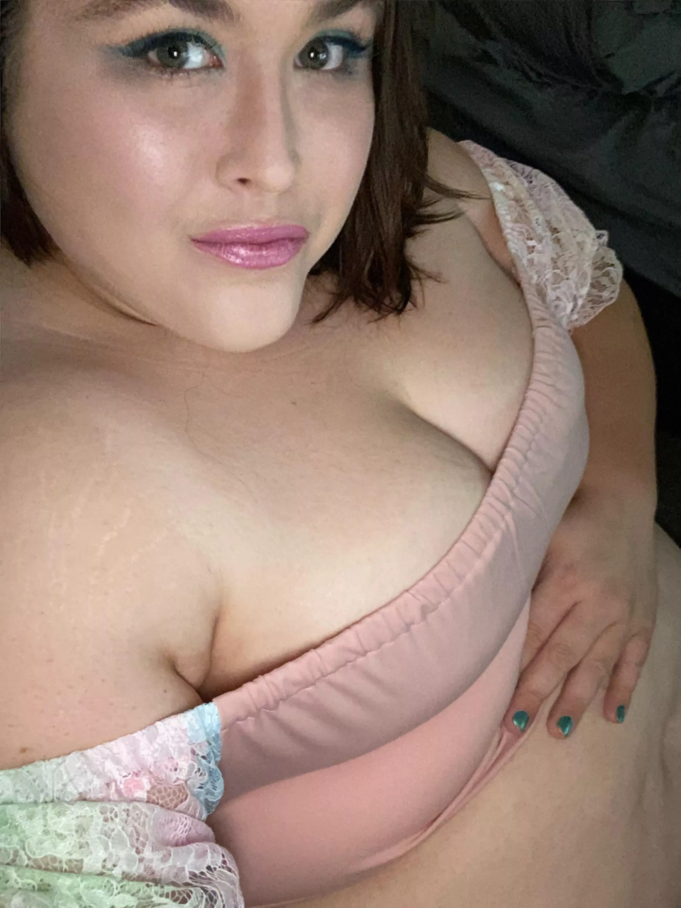 Growing out of my clothes for you 🍭😉