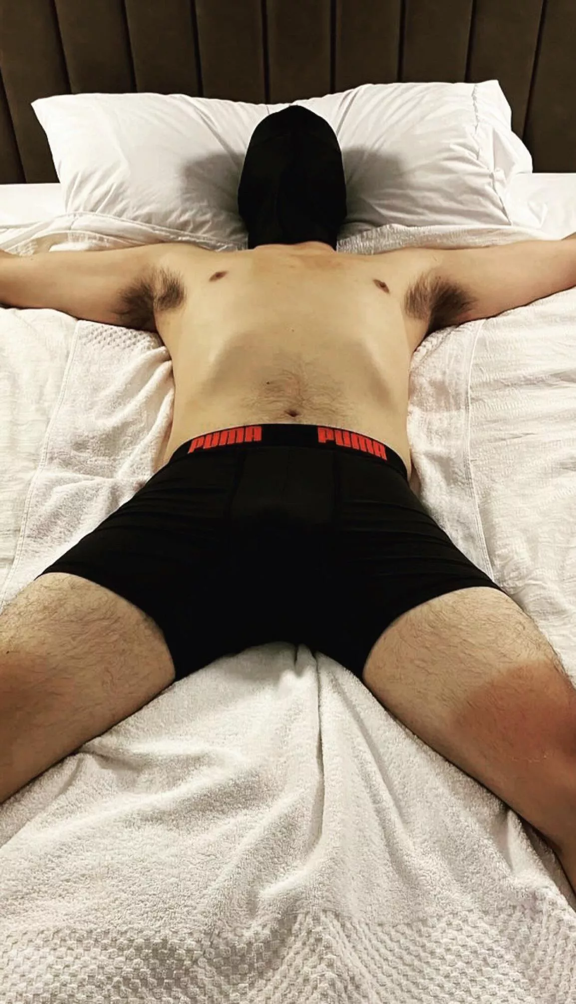 He took his tickle treatment like a champ…until I started counting his ribs 😈😂