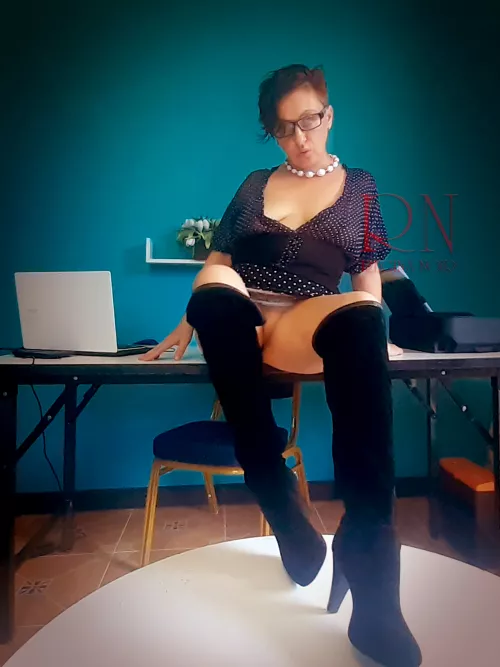 I am your SeXretary_next_door