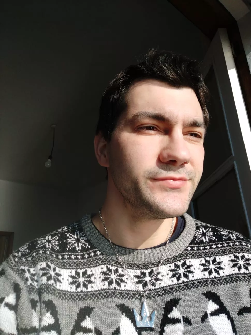 I just woke up after a fun night out, and I'm feeling like Christmas ☃️