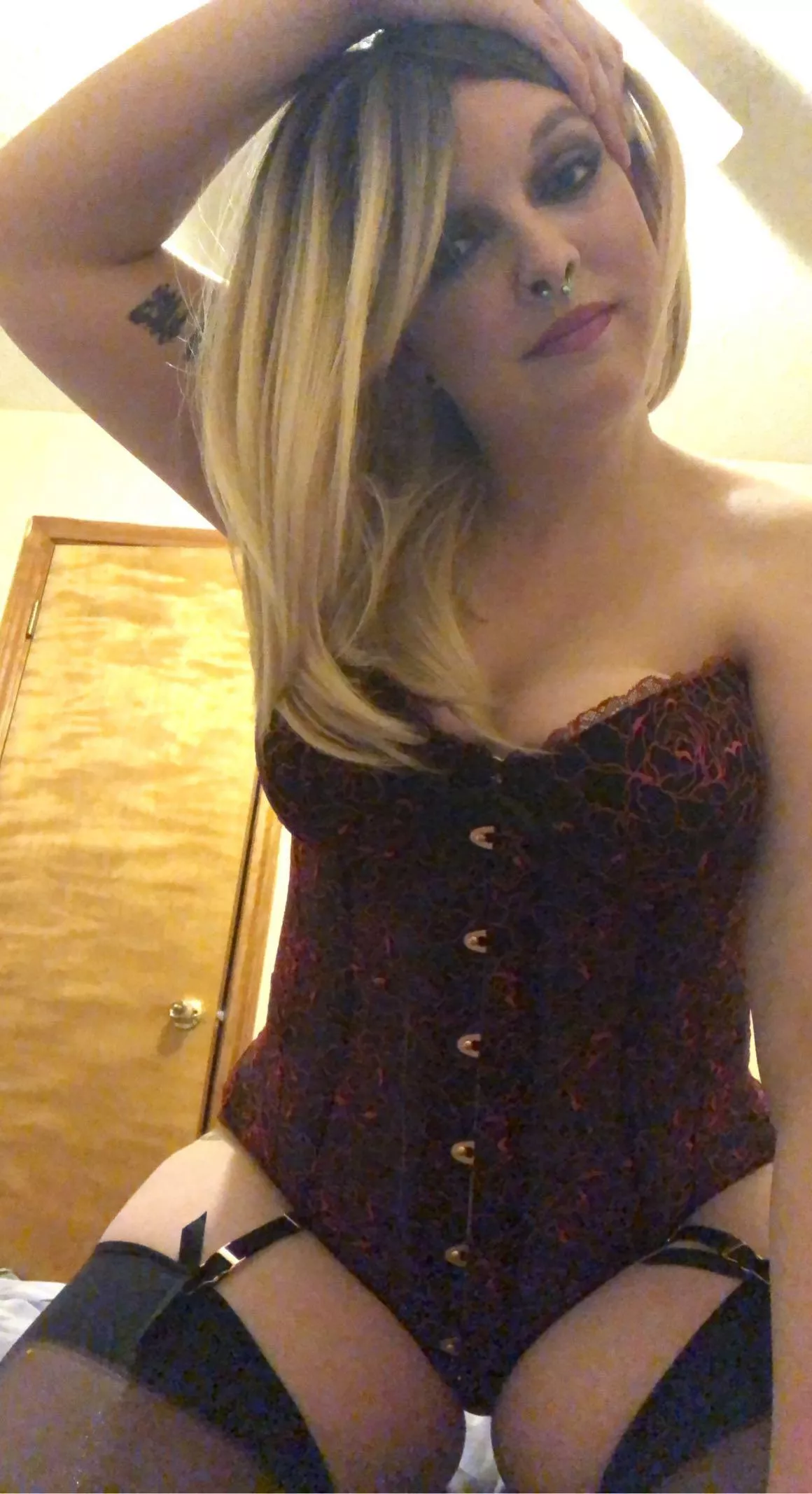 I love a good corset