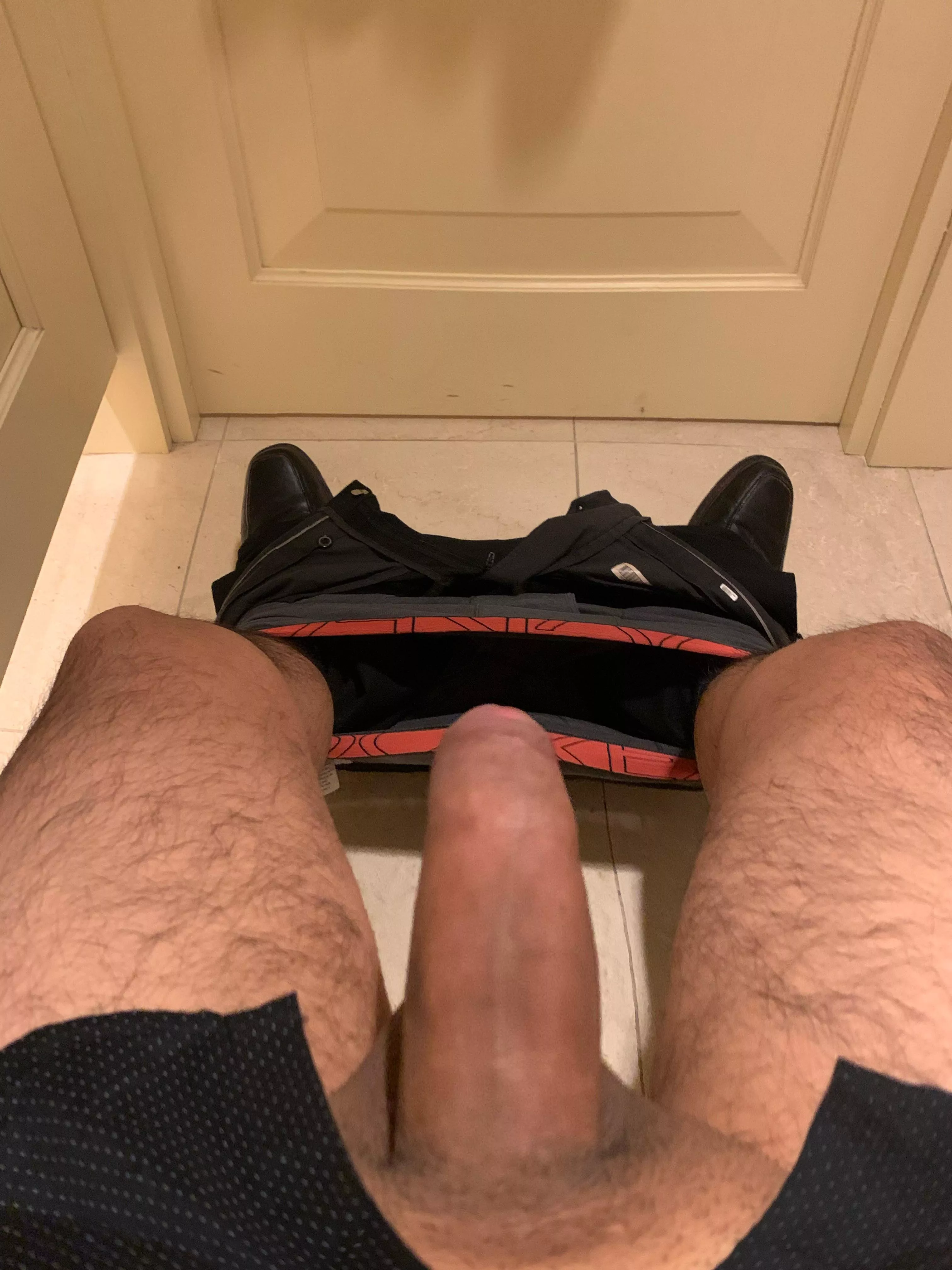 It’s cold outside. Who wants a hug from a Latin bear? You choice my thighs or my arms