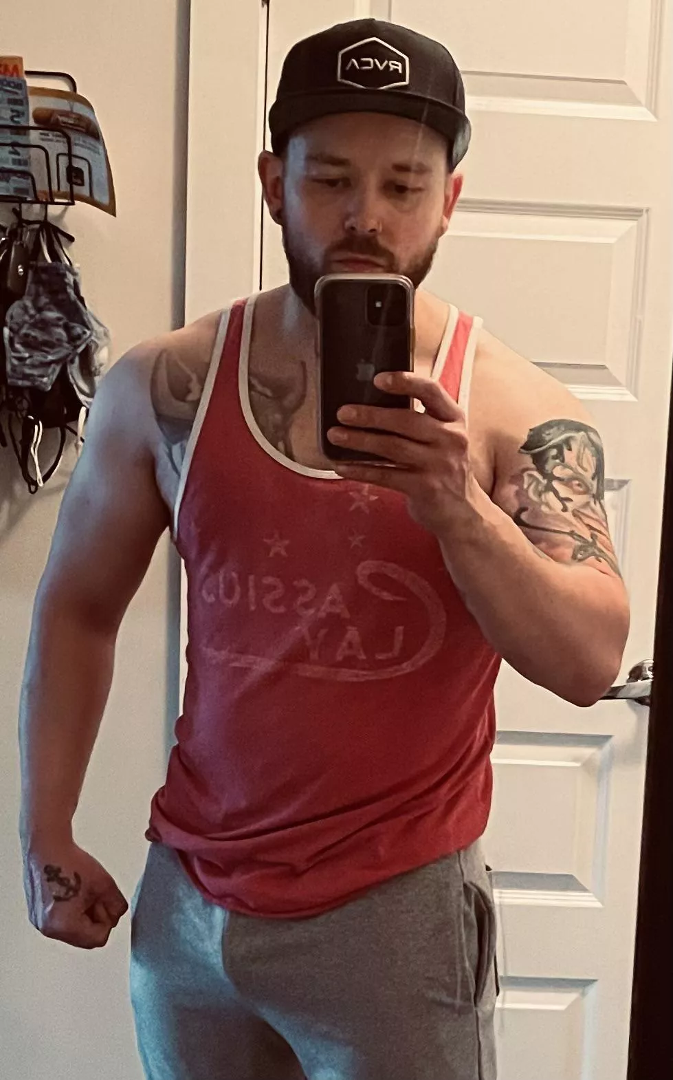 It’s grey sweatpants season ;)