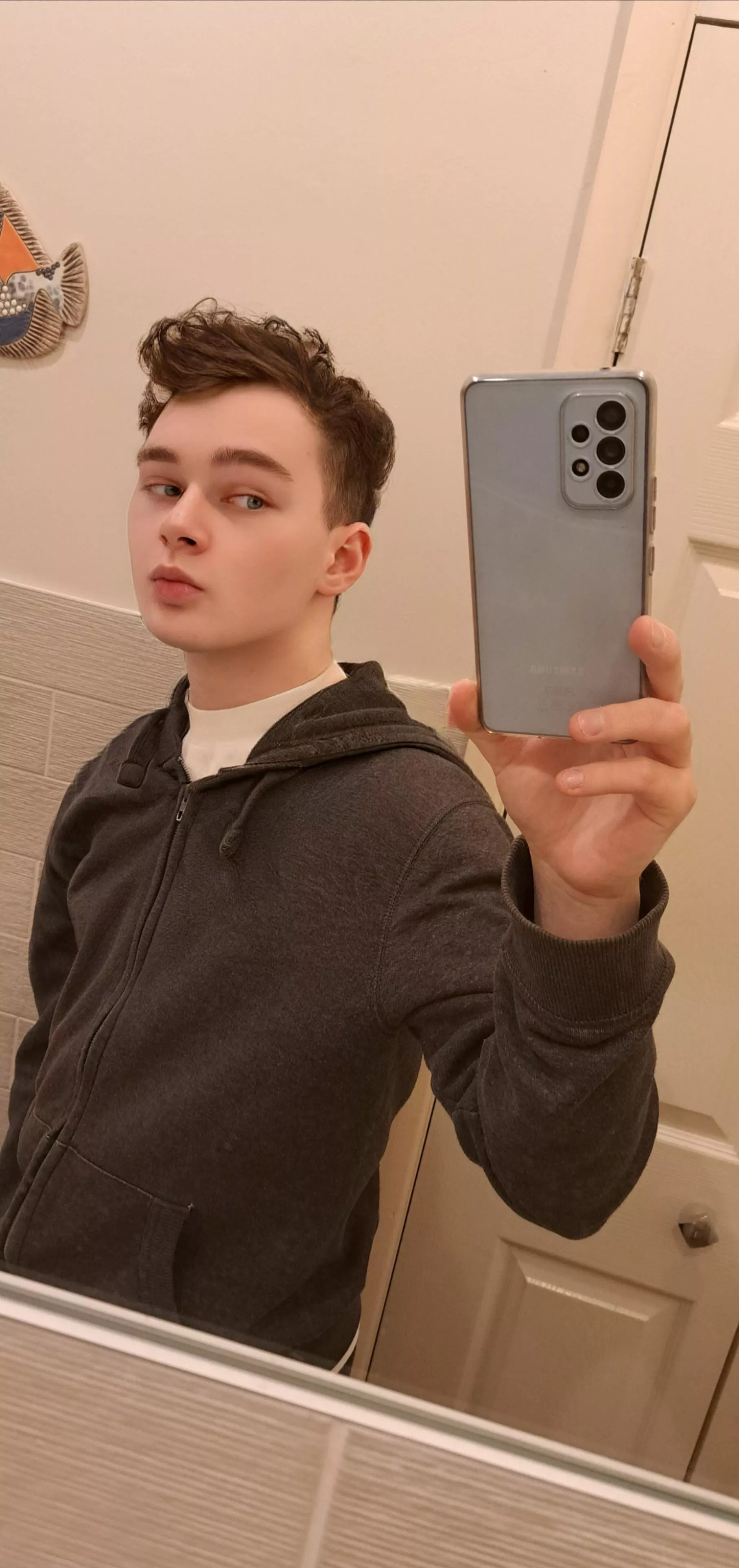 Kiss a twink under the mistletoe this Christmas 🎄