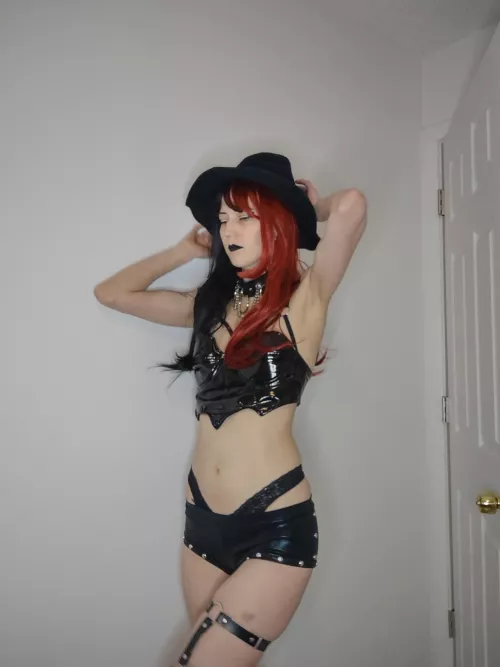 Love how my underwear sticks out the top, I feel really sexy in this outfit 😈