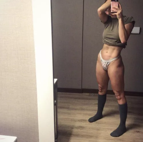 Love the way my mound looks in this pic❤️💕