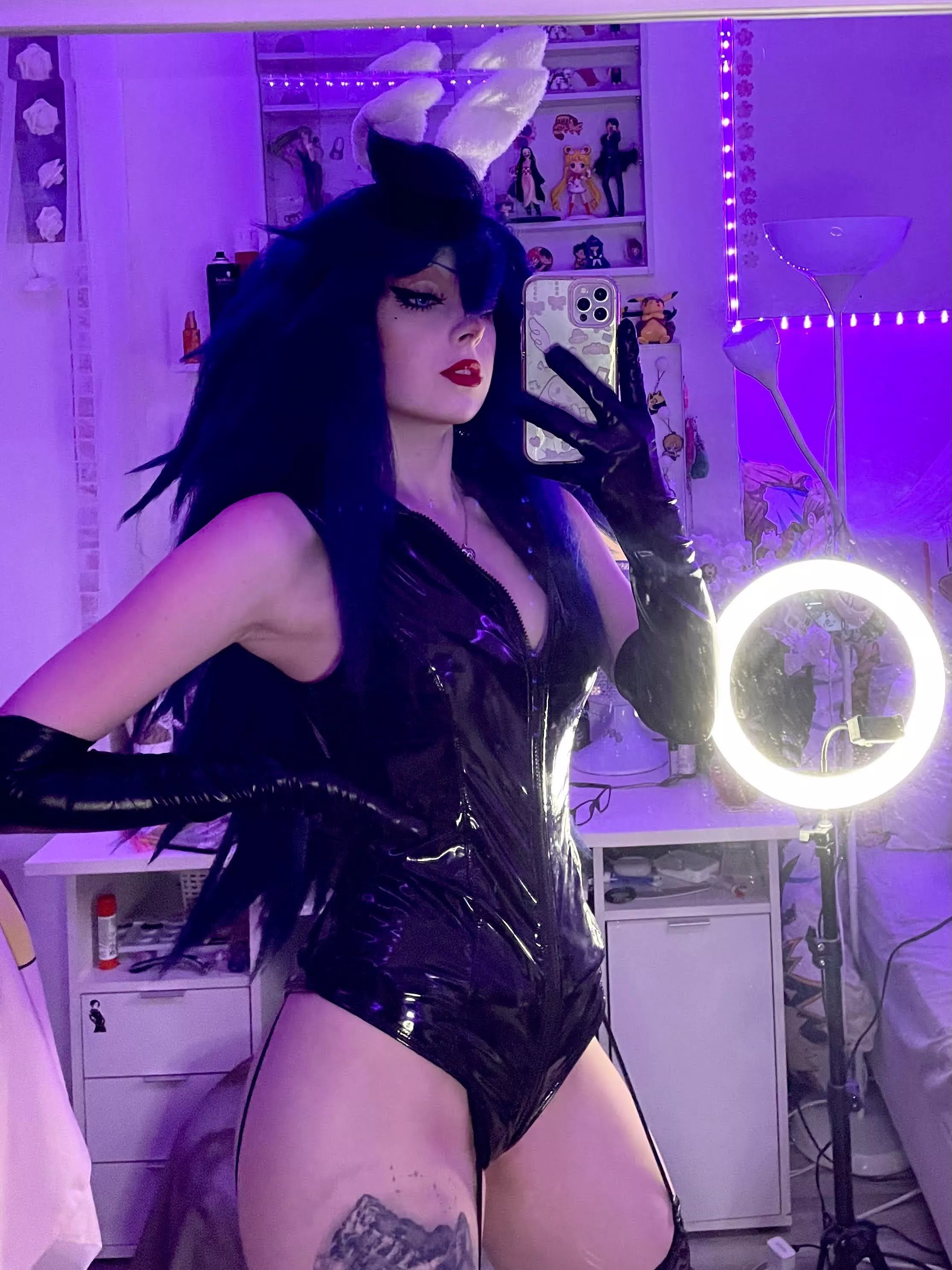 Midnight in a bunny costume (Welsh_Waifu)