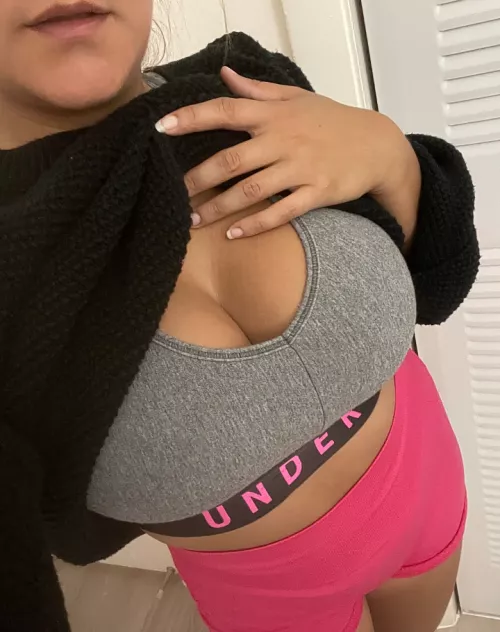 mind if I sit on your lap? 😚