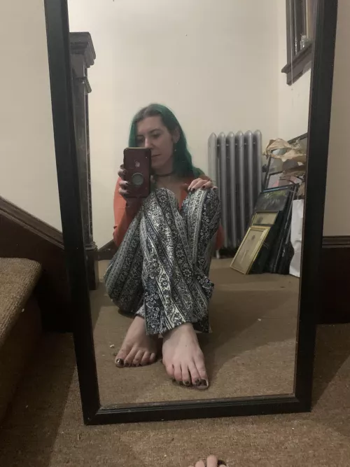 Mirror feet