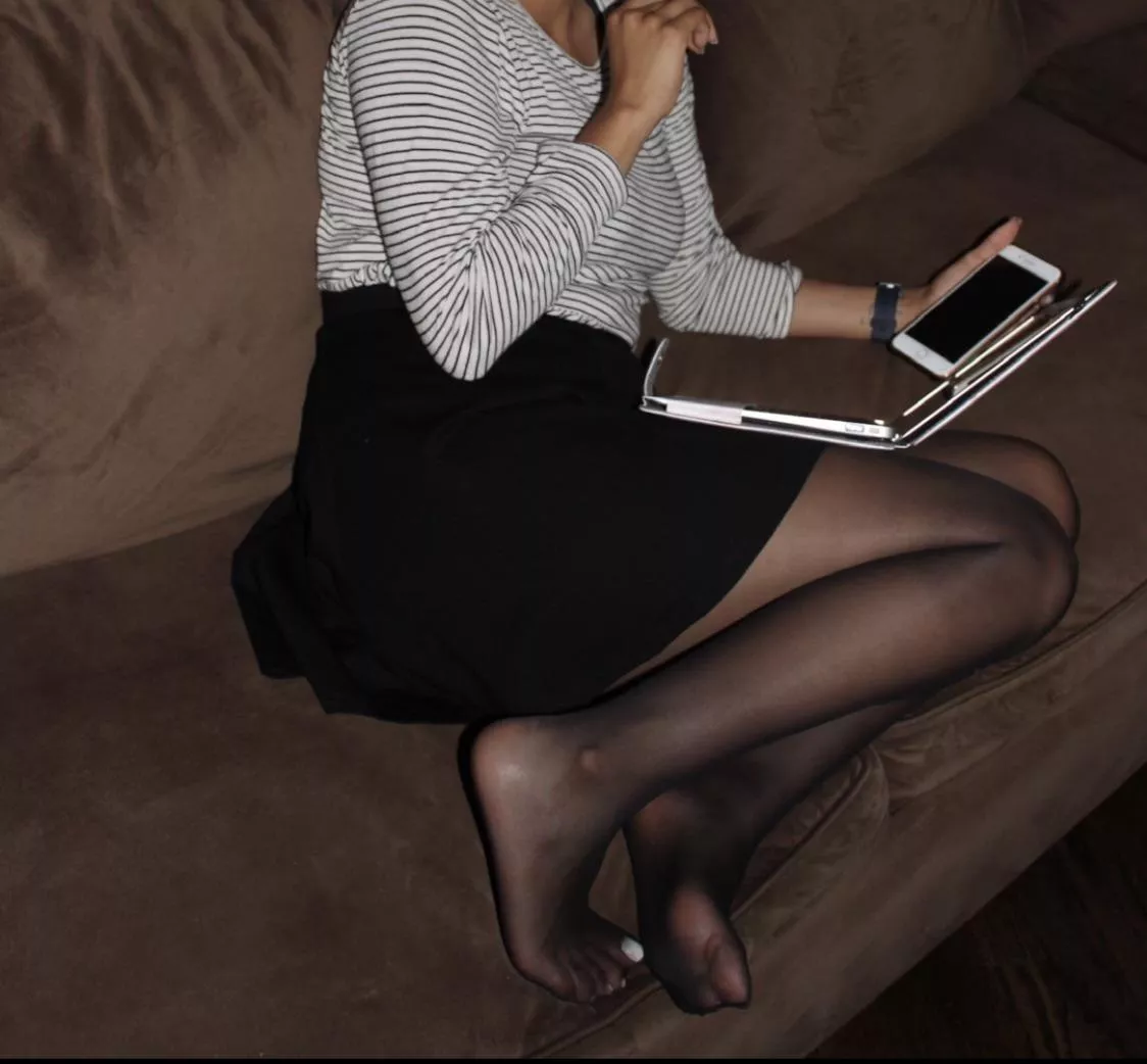 My feet queen in pantyhose