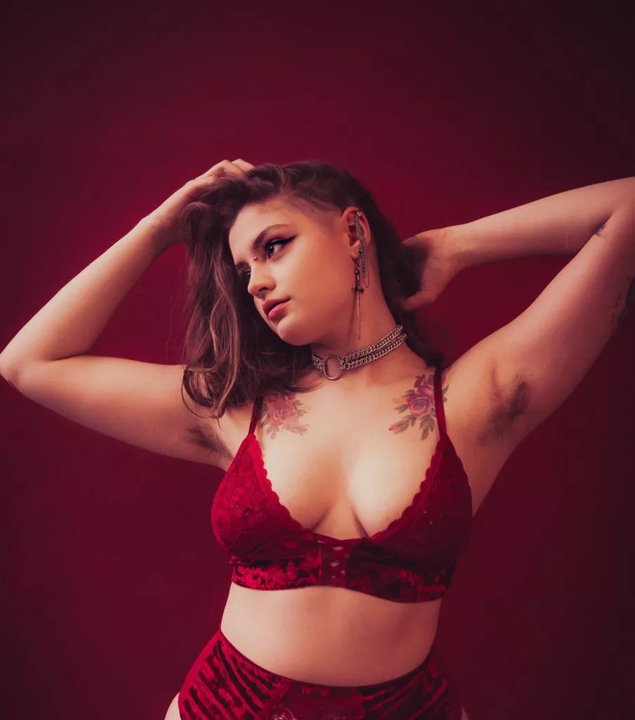 My friend took this beautiful photo of me. I thought y’all might appreciate it ;)