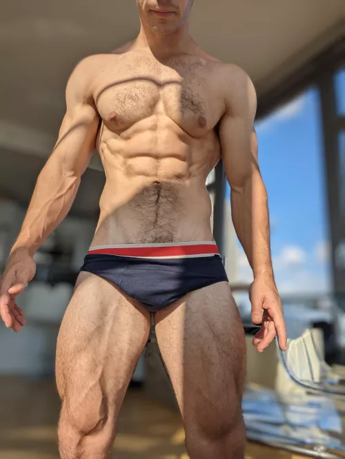 Naturally lit gainz [M]