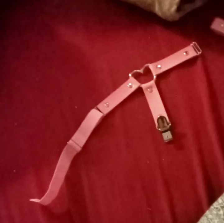 One of my Thigh High holders just broke.. My day is ruined :(