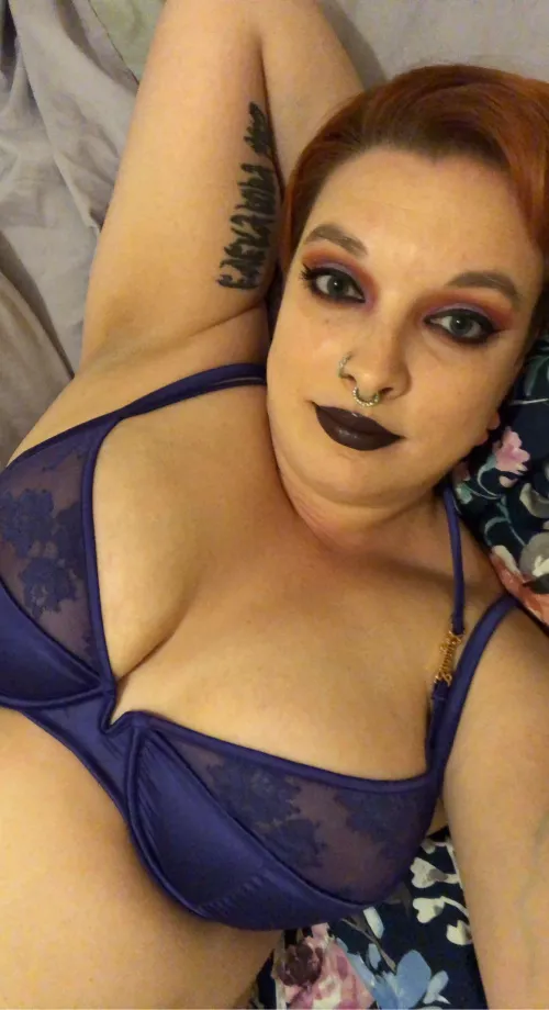 [Selling] worn items, pics, vids, sexting, & more!