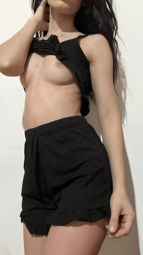 Spice up your day with this pic of my Albanian tits ;p