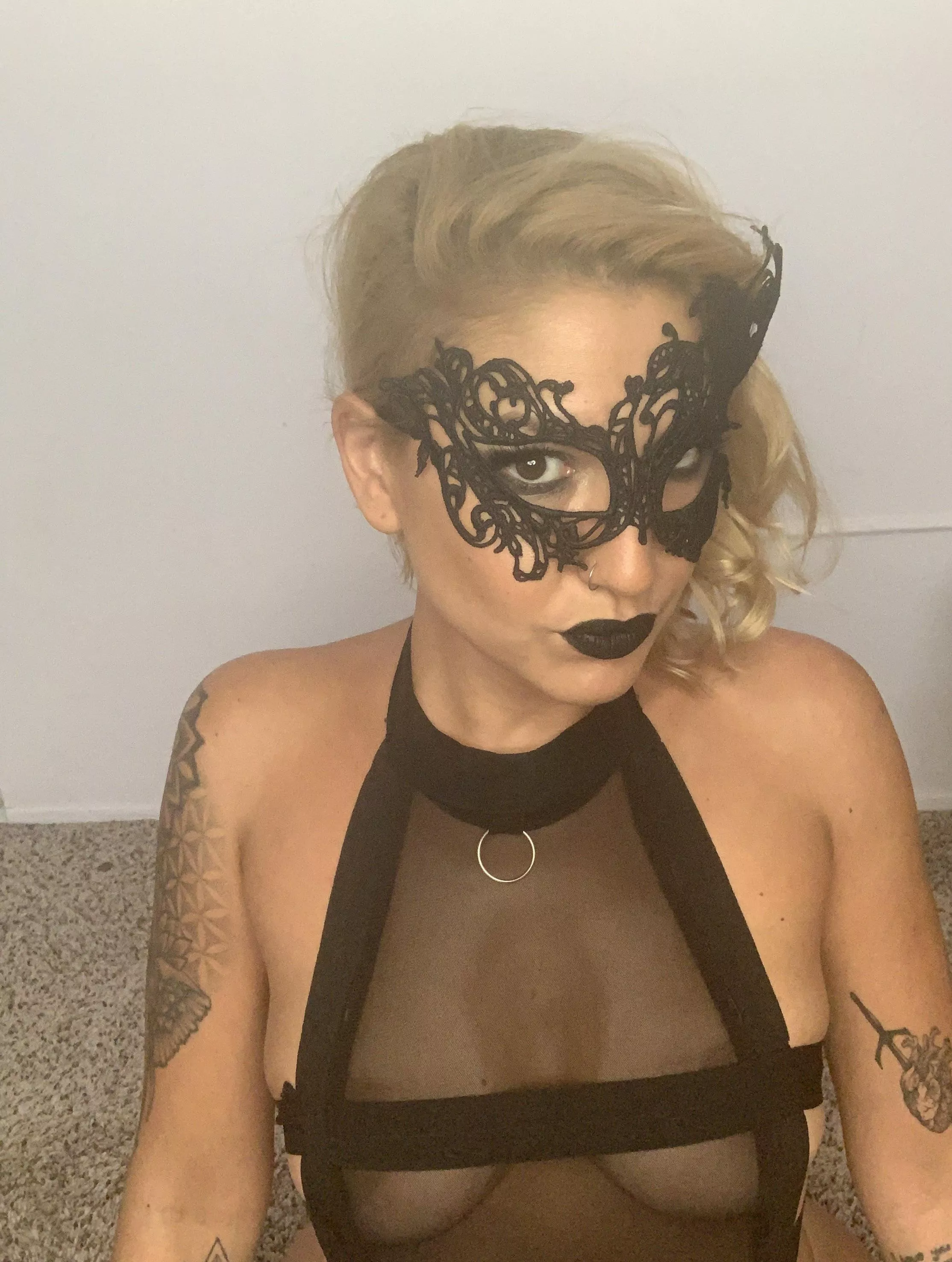 The mask stays on when you fuck me 😈