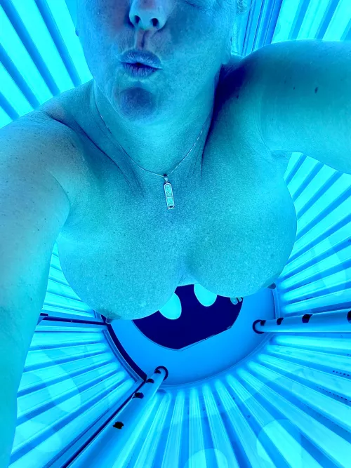 Wanna tan with this mom?