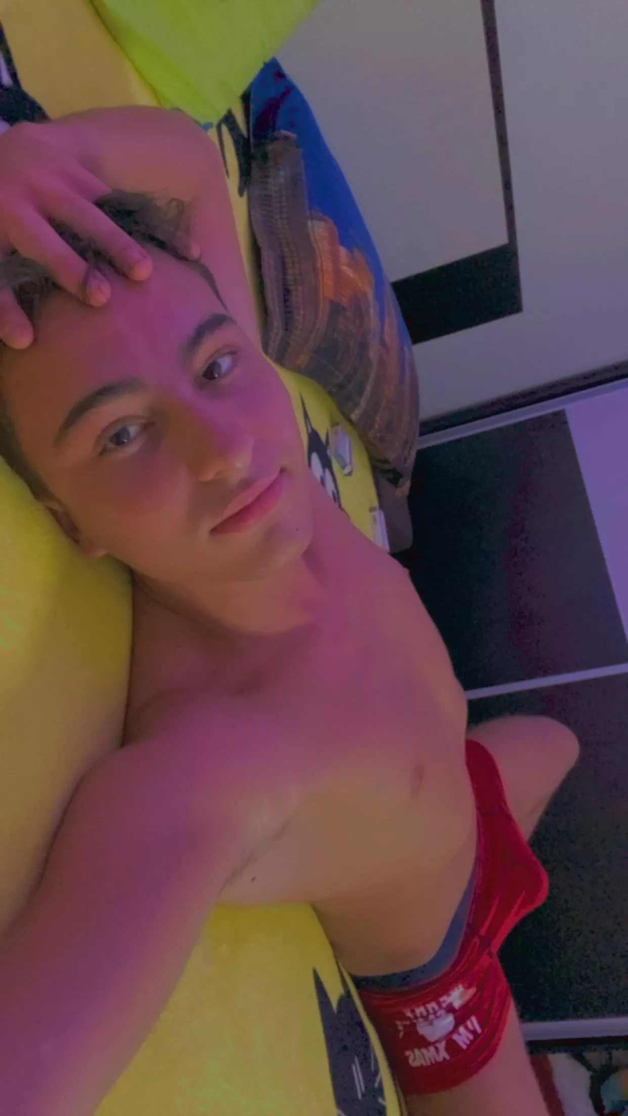 Who want to stay with me in bed?