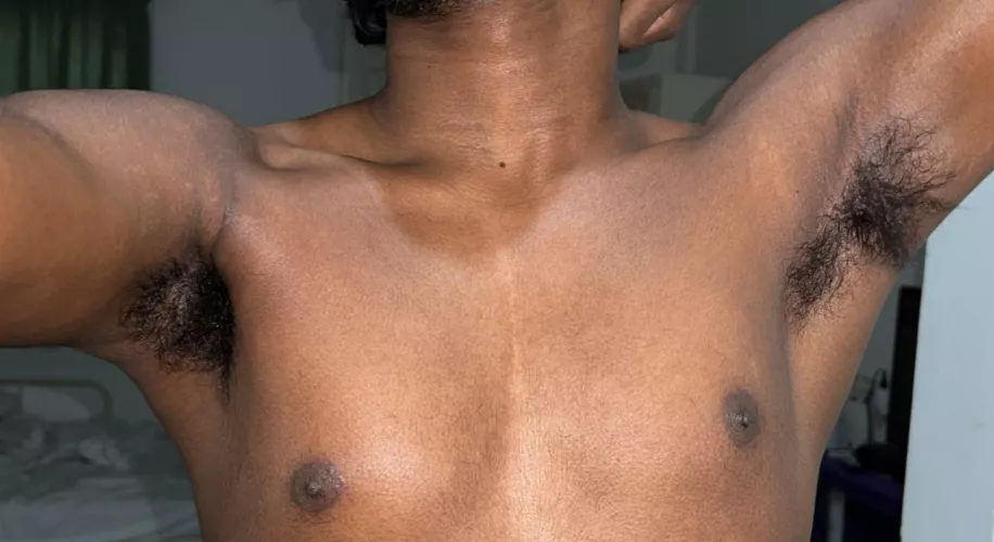 whos gonna lick my hairy pits. Add me on sc @idhaadh_20 lets make a gc for dudes into armpit kink ;)