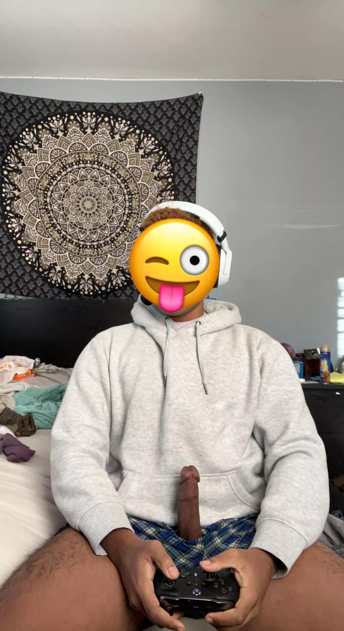 [20] hey bro can you help me out i’m in the middle of a game?