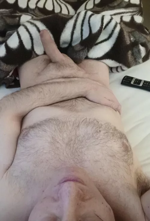 (47) Who wants to cuddle with a German daddy, and the blanket, and live out dirty fantasies?