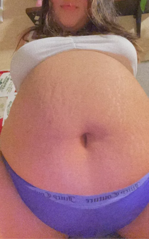 4th pregnancy! How am I growing? 🤰🏻