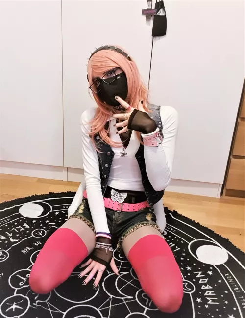 A quick outfit I made yesterday, Pink Y2K style again, what do you think?