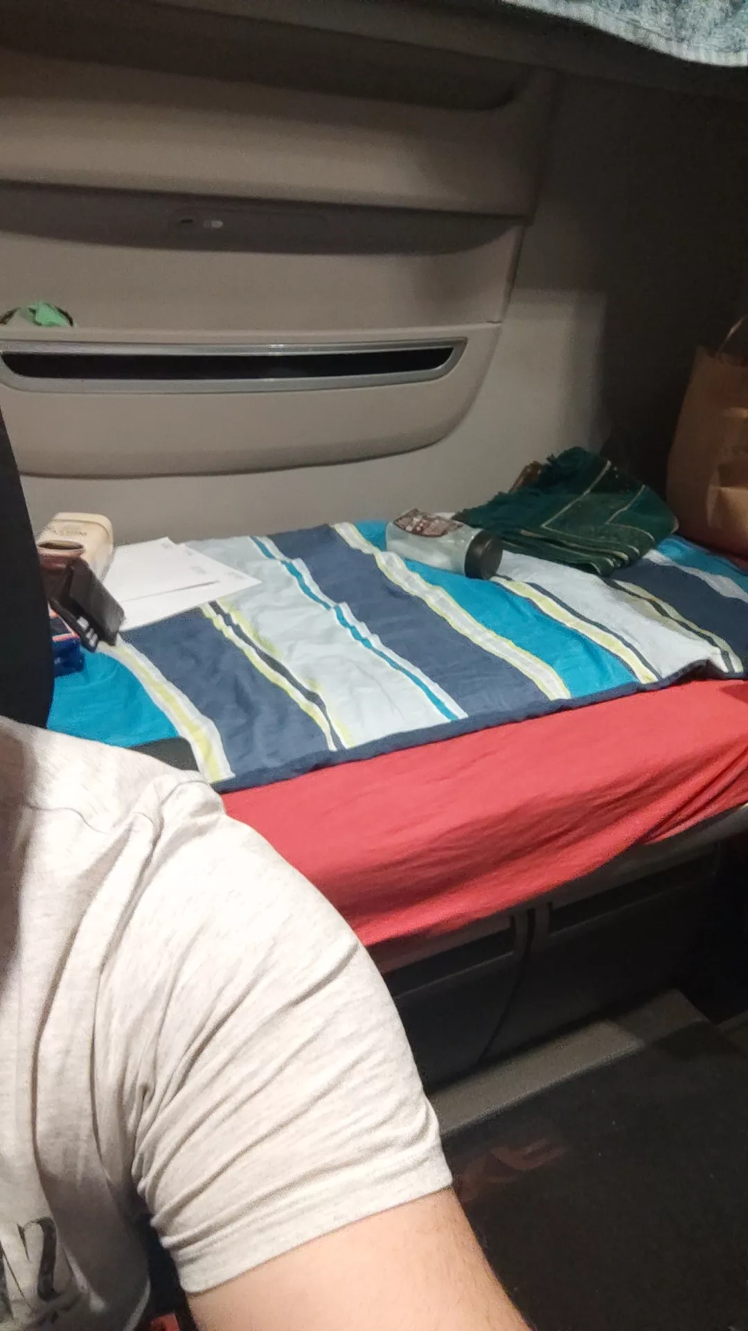 anyone near northampton to have fun in lorry tonight ?