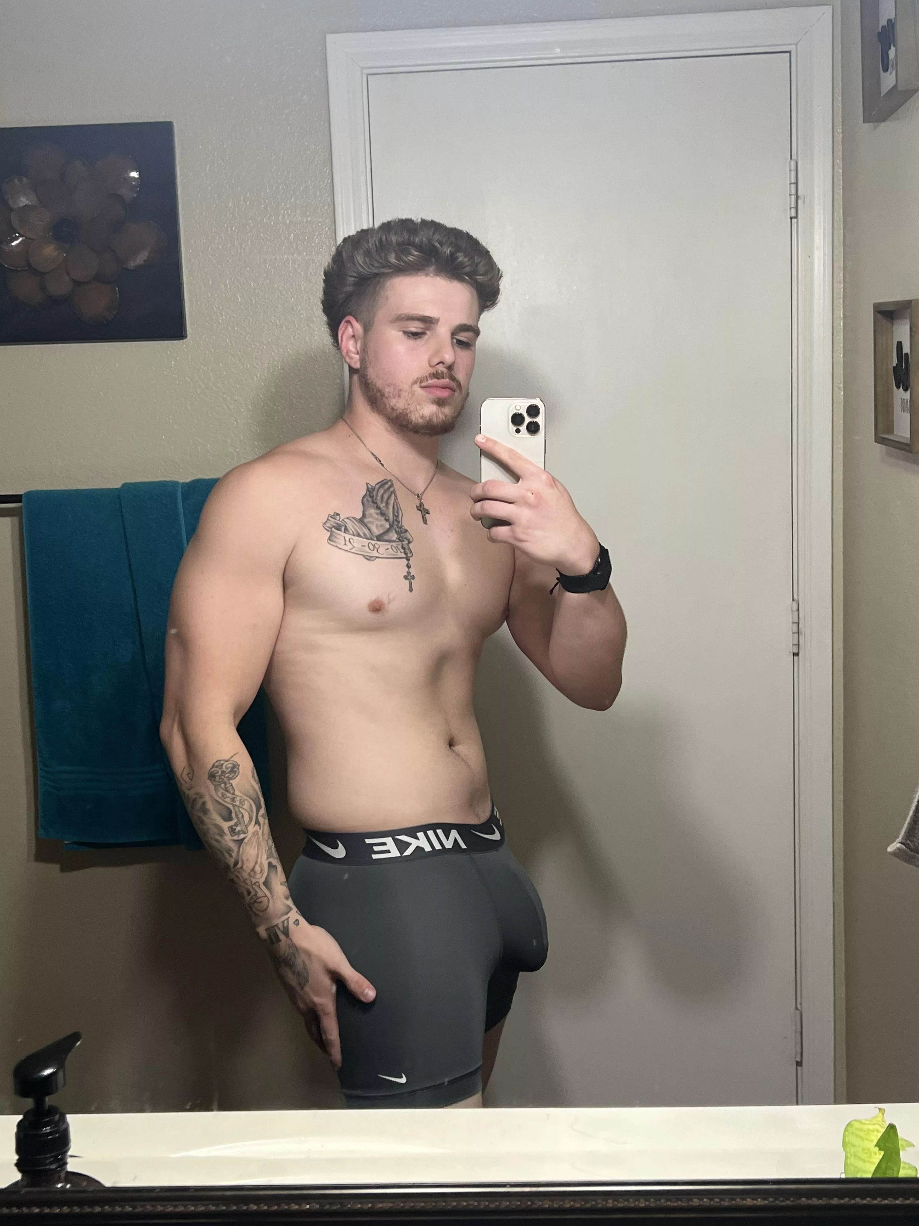 Come help me stretch before my long workout;)