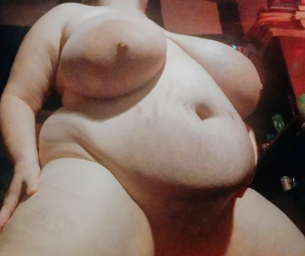 Disappeared for a bit but I'm back.. and finally 300lbs ;) 🥵💦💦