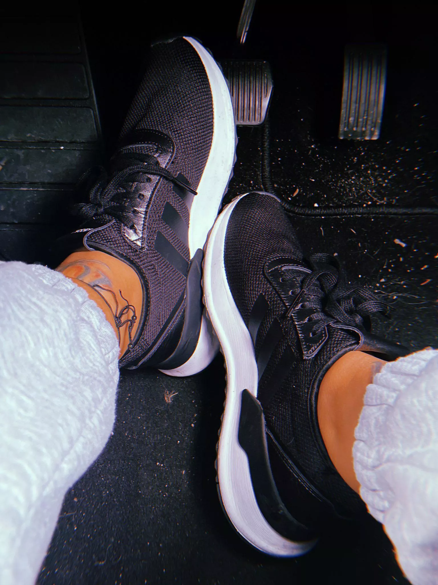 Do you want to take them off and bury your tongue between My post gym, bare sweaty toes? 😈😈[domme]