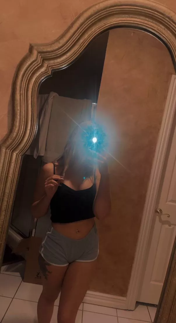 doing sexting sessions on onlyfans all day, come chat with me 50% off