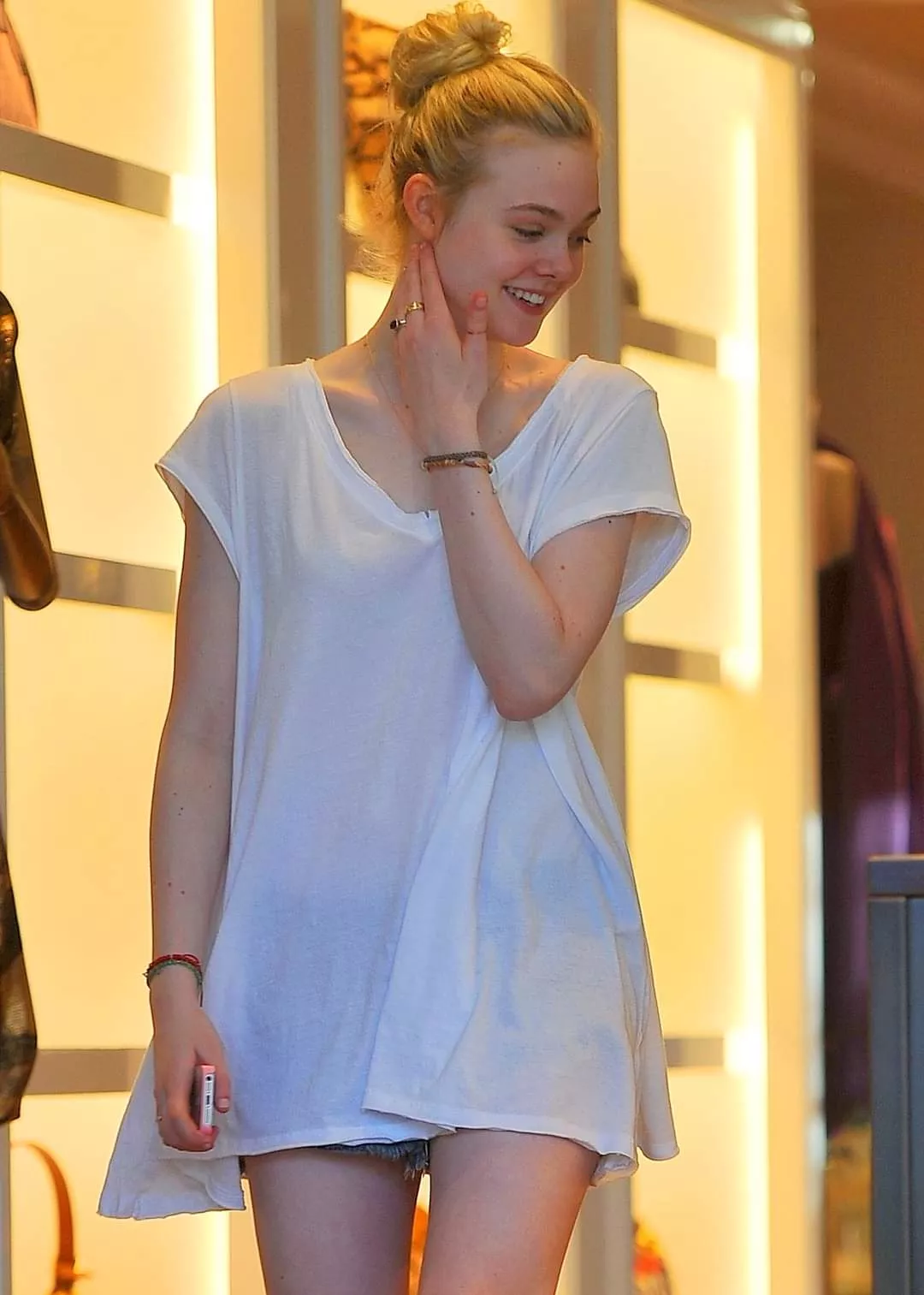 Elle Fanning just looking beautiful as always..