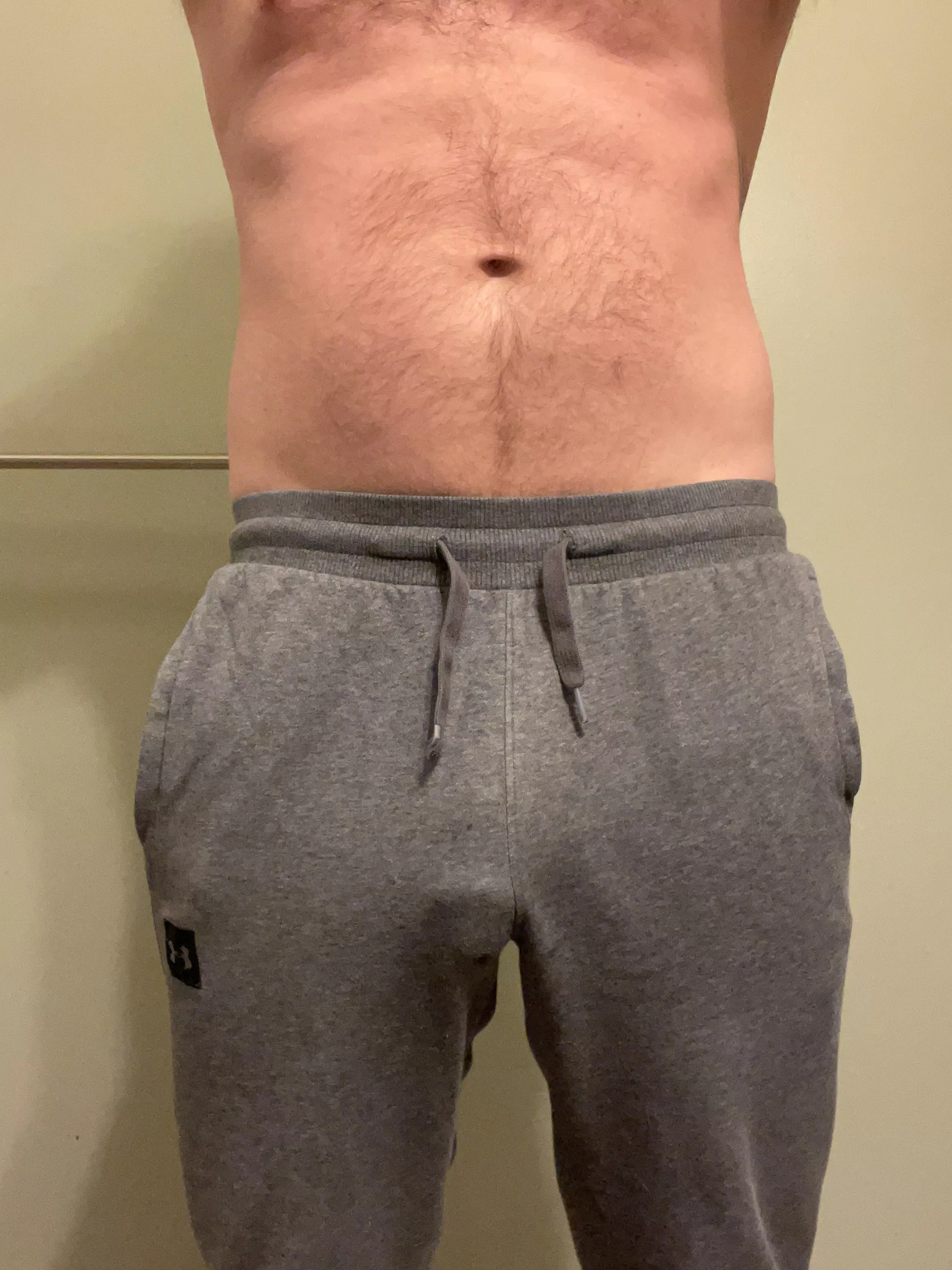 Everyone looks forward to gray sweatpants season!