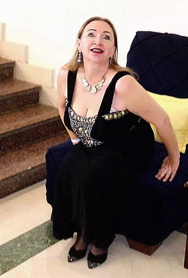 F57 with bra size 36F natural