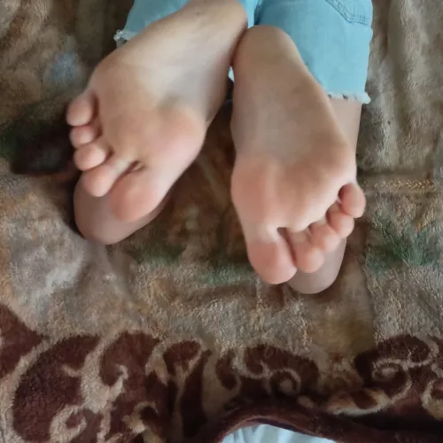feet
