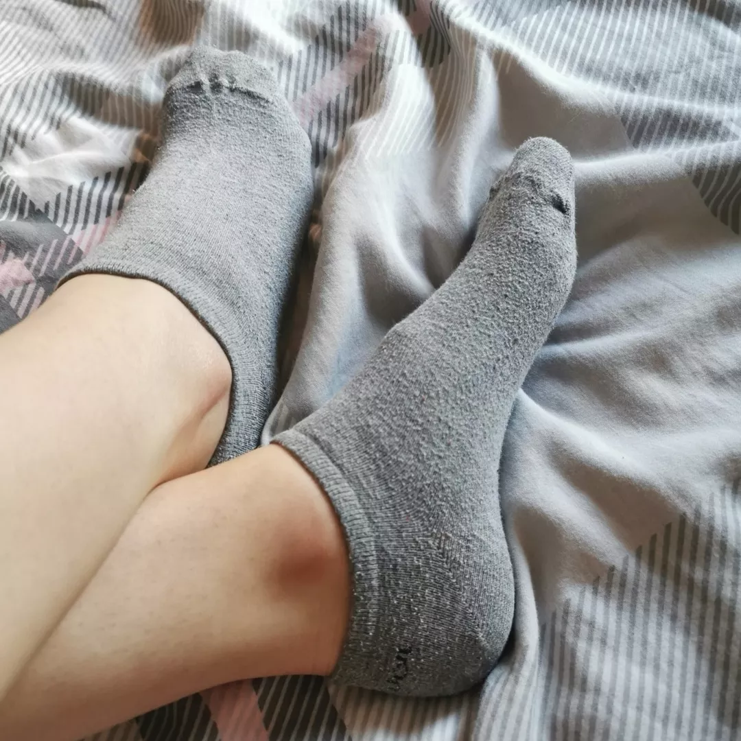 [female] Anyone wanna take a big sniff of these?😉🥰