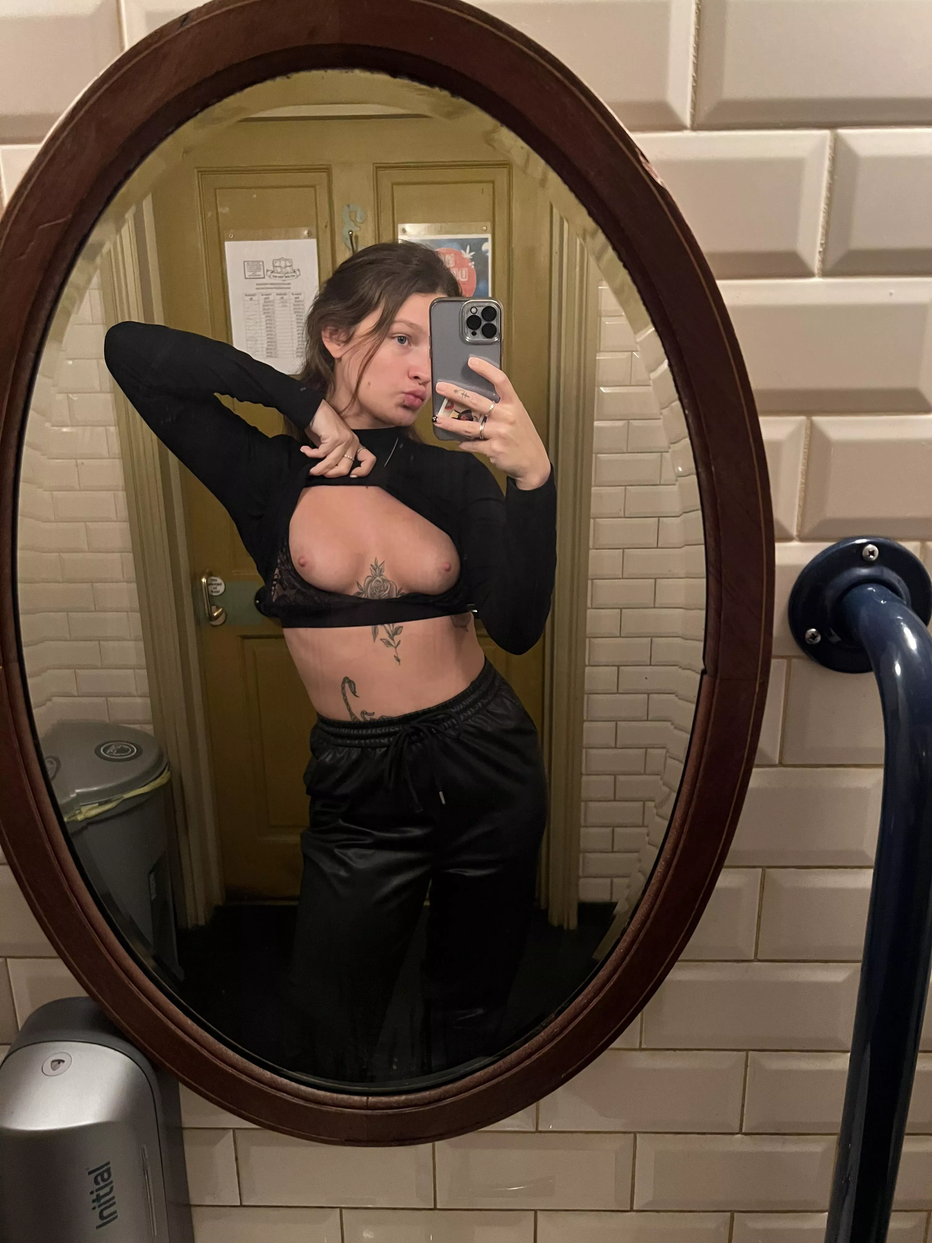 Got my first job as a waitress, would you tip me?☺️(18)