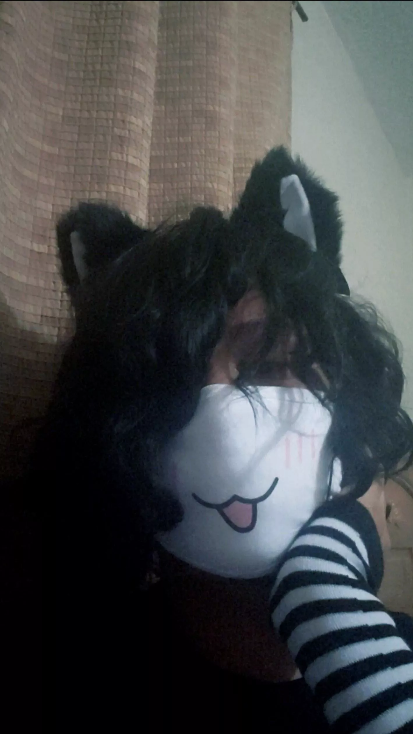 Got some cat ears, I look kinda goofy😣