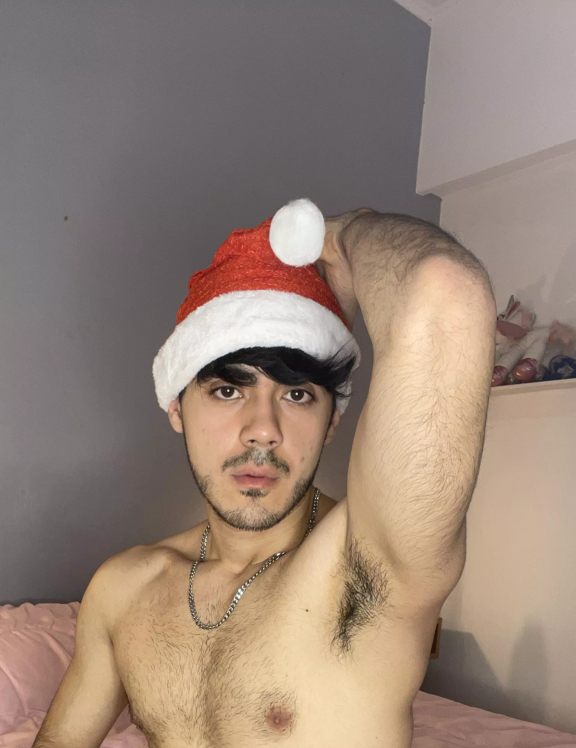 Hello i hope you like mu Christmas post! I need your mouth here!