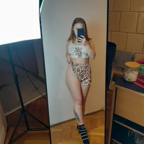 I hope you like my legs